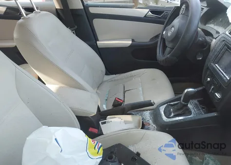 2011 Volkswagen Jetta 2.5L Se z USA, uszkodzony, nr VIN 3VWDX7AJ9BM020046